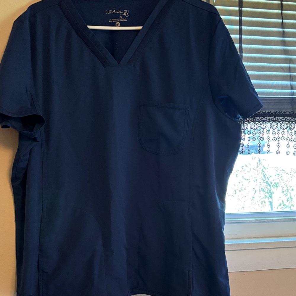 Women  Navy Blue V-Neck Scrub Top